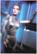 Star Trek Voyager 7 of 9 Standing Glossy 4 x 6 Postcard 1998 NEW UNUSED - £2.74 GBP