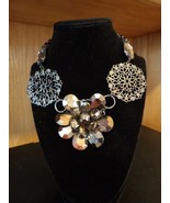 Fashion Jewelry Necklace Black Flower Bib Necklace 12&quot; - £6.66 GBP