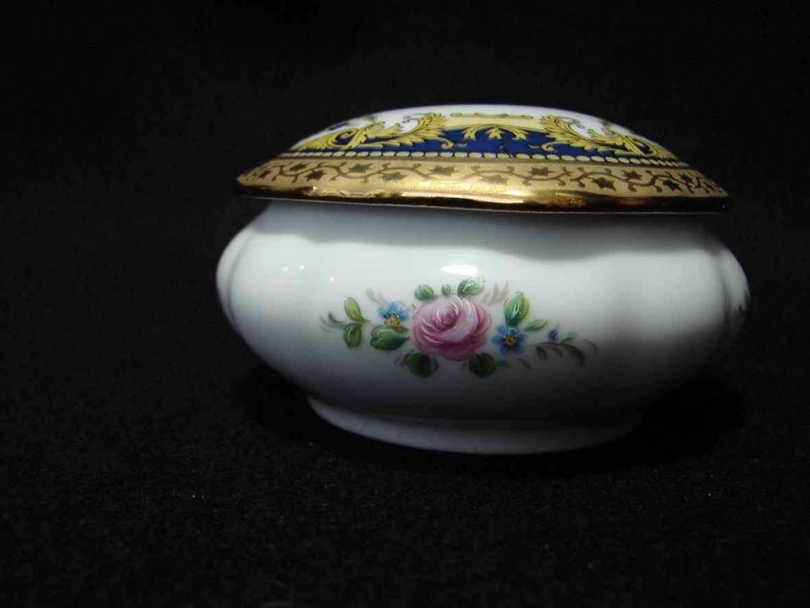IMPERIA/IMPERIAL LIMOGES Trinket Box, Porcelain With 22K Gold-Rimmed Lid - £55.05 GBP