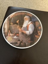 Edwin Knowles Norman Rockwell 1984 &quot;Santa in his Workshop&quot; Collectible P... - £7.43 GBP