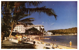 Looking toward Moana Hotel &amp; Diamond Head Waikiki Hawaii Postcard 1950 - £5.49 GBP