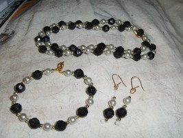 &quot;Plastic Mini Pearls&quot; 3 piece sets - £3.99 GBP