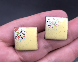 VTG Abstract Impressionism Art Yellow w/ Colorful Dots Enamel on Copper Earrings - £9.72 GBP