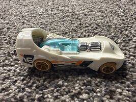 Hot Wheels White Race Car White #16 CDV46 Thailand Mattel Diecast 1995/2014 - €4,26 EUR