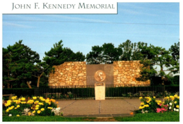 John F Kennedy Memorial Cape Cod Massachusetts Postcard - £4.04 GBP