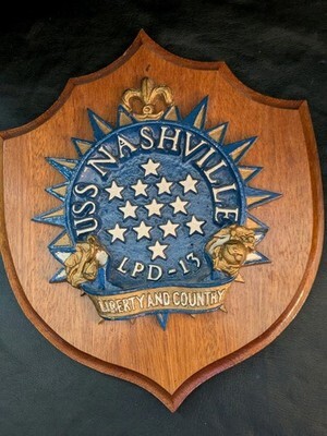 Uss Nashville LPD-13 Austin Classe Veicoli Insignia Legno Placca 9 1/2 x 11 Item image 2