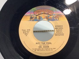 Dr. Hook 45 RPM Casablanca 1982 &quot; Loveline/ Pity The Fool&quot; - £1.57 GBP