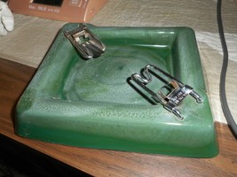 Vintage Ceramic Green Splatter Saf-T-Tray Ashtray 1960&#39;s/Auto Dump Brackets/GUC - £25.40 GBP