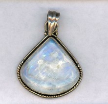 MOONSTONE Pendant mounted in Silver frame with a TRIANGULAR design the P... - £27.06 GBP