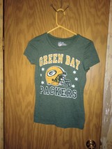 Green Bay Packers Graphic Tee Women&#39;s Size XS Green Short Sleeve Shirt N... - £8.42 GBP
