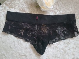 VICTORIA&#39;S SECRET PINK BLACK FLORAL LACE  LOGO With Gold CHEEKSTER PANTIES - £18.18 GBP