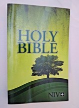 NIV Outreach Bible, Holy Bible 2011 Paperback - Fast Free Shipping! - $12.13