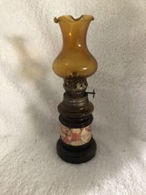 VTG Amber Colored World Map Mini Oil Lamp Ruffle Chimney Has 1 Rough Spot Nice! - £8.54 GBP