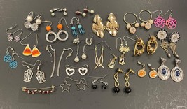 26 Pairs Pierced Vintage to Modern Novelty Angels Beads - $380.13 MXN