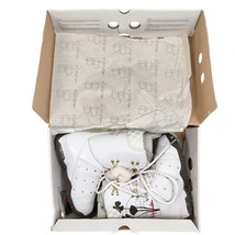 NEW $300 B by Burton Modern Snowboard Boots!  White  US 5 UK 3 Mondo 22 Euro 35 - $159.99