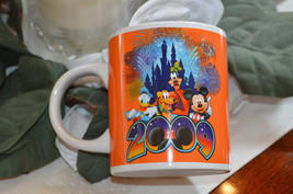 * Disney 2009 Jerry Leigh Mickey Mouse Goofy Pluto Donald Duck Cup Mug - $24.00