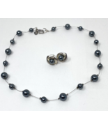 Carolee Suspended Grey Faux Pearl Necklace and Stud Earrings - $433.30 MXN