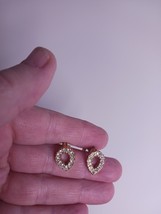 Vintage Goldtone Sparkling Rhinestones Teardrop Clip-On Earrings Unmarke... - $154.95 MXN