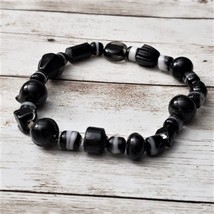 Vintage Bracelet - Black Beaded Stretch Bracelet Glass? Beads - $9.99