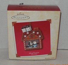 2003 Hallmark Keepsake Ornament Our Family Photo Holder - £18.79 GBP