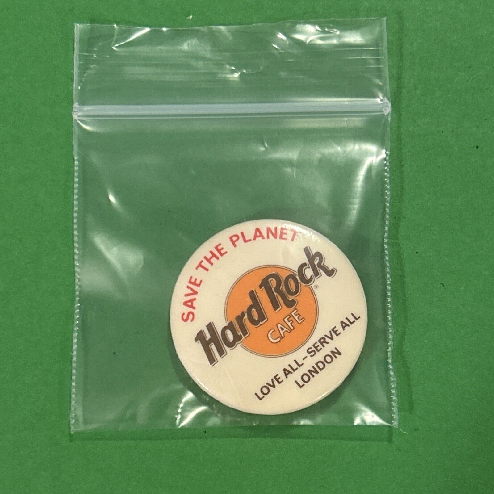 Hard Rock Cafe London Restaurant Pin Classic Vintage Pinback Item image 4