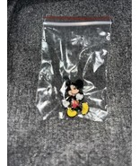 Disney Movie Club collector&#39;s pin: Mickey Mouse walking enamel pin - €6,03 EUR