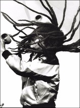Bob Marley live onstage swinging dreadlocks classic 8 x 11 b/w pin-up photo - £3.38 GBP