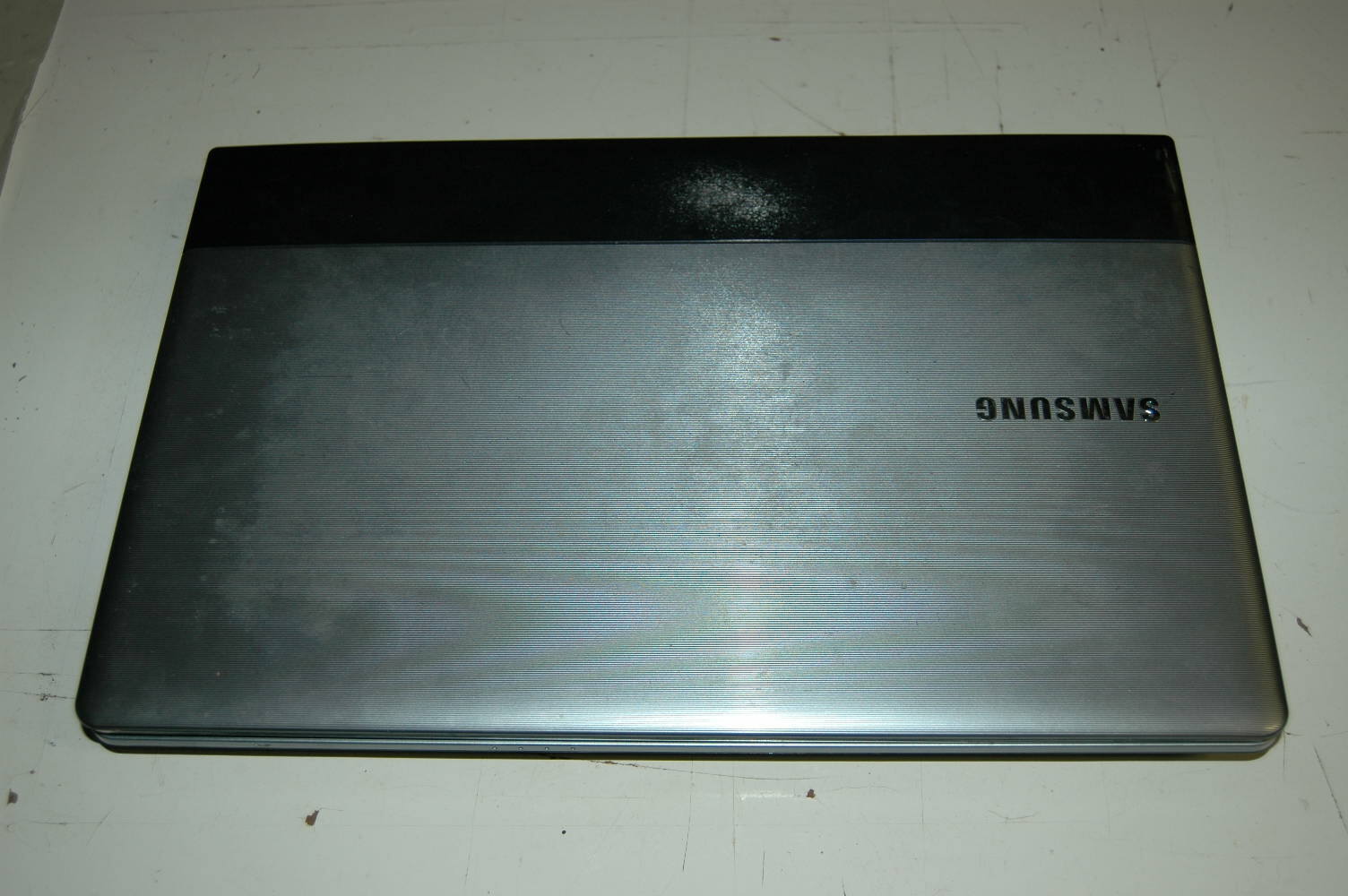 Primary image for Samsung Notebook NP305E5A Dead As Is For Parts Repair Gold Scrap Recovery