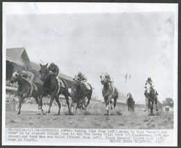 1956 - FABIUS winning the Derby Trial at Churchill Downs - 10&quot; x 8&quot; - £15.42 GBP