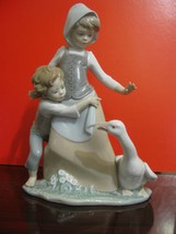 Lladro Spain Porcelain Figurine Avoiding The  Goose #5033 Retired Mint 10" - $200.00