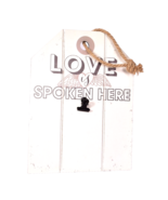 Fetco Home Decor Kardi Love 4x6 &quot;Love is Spoken Here&quot; Frame - $250.17 MXN