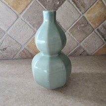 Vintage Chinese Green DOUBLE GOURD Vase 10” NO MARKINGS - $25.75 CAD