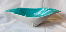 Royal Haeger Pottery Made In USA Centerpiece Console Bowl White W/ Blue Interior - £39.52 GBP