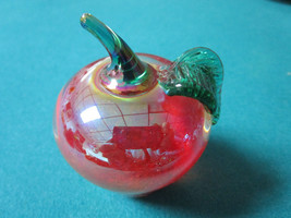 GES APPLE RED IRIDESCENT  PAPERWEIGHT 3&quot; - £59.21 GBP