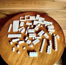 Lot of 50 White Lego Pieces Assorted C - $374.75 MXN