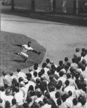 ROBERTO CLEMENTE 8X10 PHOTO PITTSBURGH PIRATES BASEBALL MLB SLIDING CATCH - $4.94