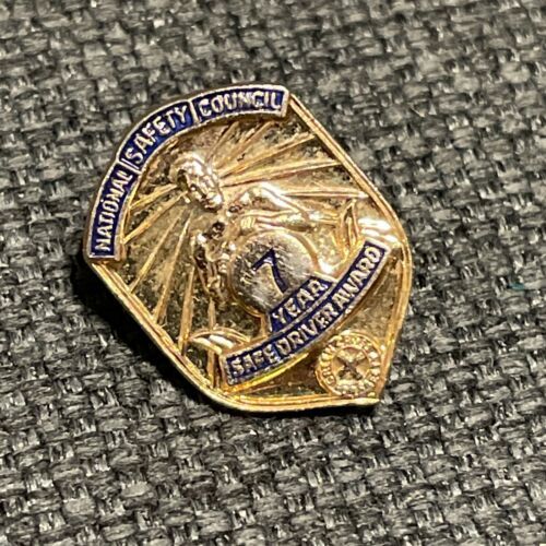 7 year National Safety Council Safe Driver Award metal pin Pinback - $3.99