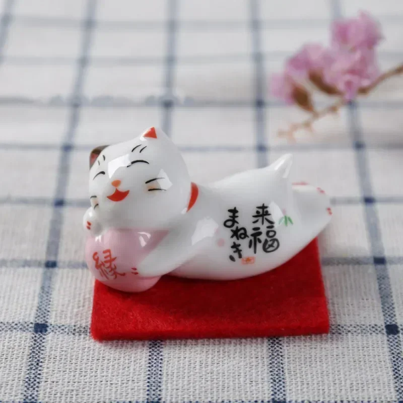 1 5PCS Japanese Style Lucky Cat Ceramic Chopstick Rest Red Cloth Mat Spo... - $5.74