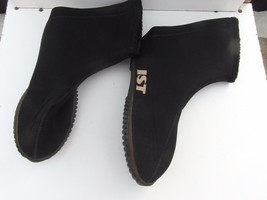 ADULTS WOMEN&#39;S sz5 BLACK IST WET SUIT SHOES PULL ON NICE MADE IN TAIWAN ... - £13.75 GBP