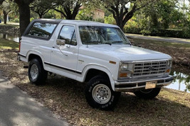 1986 Ford Bronco XLT V8 4×4  | 24&quot;x36&quot; POSTER | classic SUV - $25.23