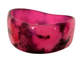 Women&#39;s  Bracelet Pink and Black Acrylic 10&quot; Bangle appx 1 1/8 in wide - £8.33 GBP