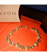 Sparkly Pearl Avon Bracelet - $28.43 CAD