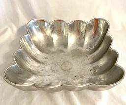Vintage Charter Club Scalloped Metal Bowl 9x9 In See Photos Age Spots Need TLC - £12.53 GBP