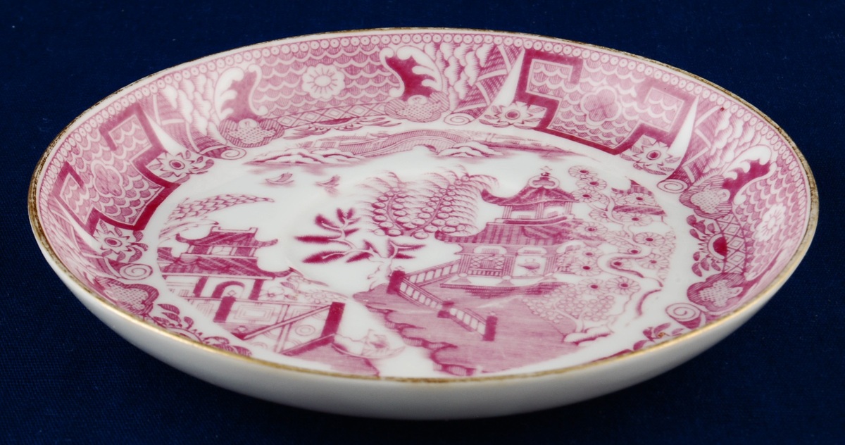 1886 Royal Worcester Pink Demitasse Saucer B389 Oriental Blue Willow Gold Trim Item image 3
