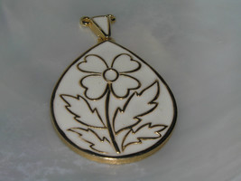 Vintage ALAN Marked Large White Enamel Teardrop w Goldtone Flower Outline - £7.58 GBP