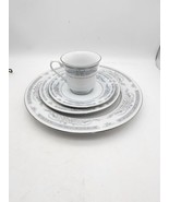 Vtg Ccrown Ming DIANA  FINE CHINA FLORAL PATTERN 4 PIECE PLACE SETTING - $39.77 CAD