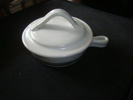 Millner Pottery Wisconsin Covered Dish W Steam Hole Signed - £21.45 GBP