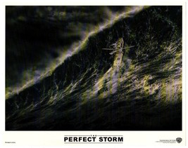 *Wolfgang Petersen&#39;s THE PERFECT STORM (2000) The Boat Rides The Wave to the Top - £35.26 GBP