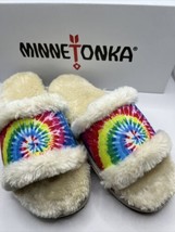 NIB Minnetonka Tie Dye Leena Sandal Slides Faux Fur Size 6M - £27.48 GBP