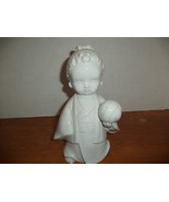 Tradional White Porcelain Japanese Girl With Globe - $570.01 MXN
